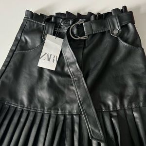 ZARA LEATHER MINI SKIRT 🖤